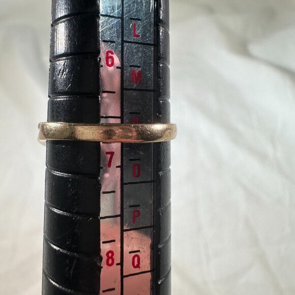 Vintage Gold-Toned Solitaire Diamond Ring W/ Elegant Band 10KT 1.64 GR SZ 7 3/4 - Picture 9 of 10